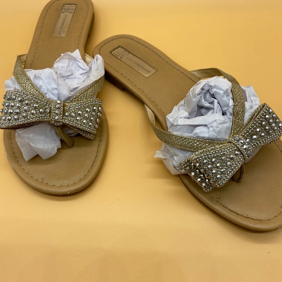 Tan I.N.C Bowed Flats - Picture 3 of 4